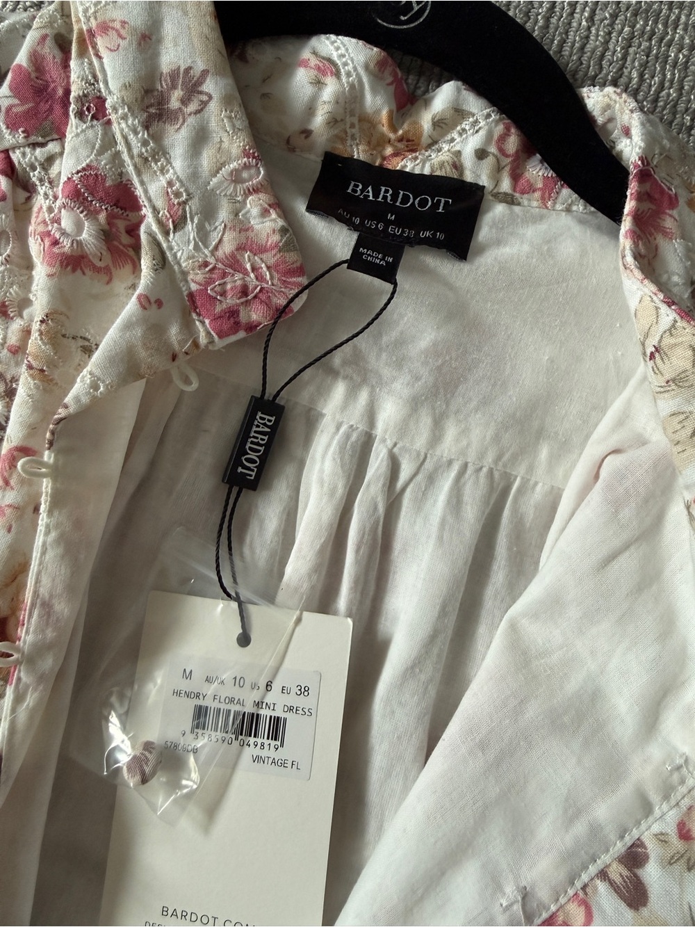NWT Bardot Hendry Floral Mini Dress in Vintage Floral, Size M - Picture 3 of 4